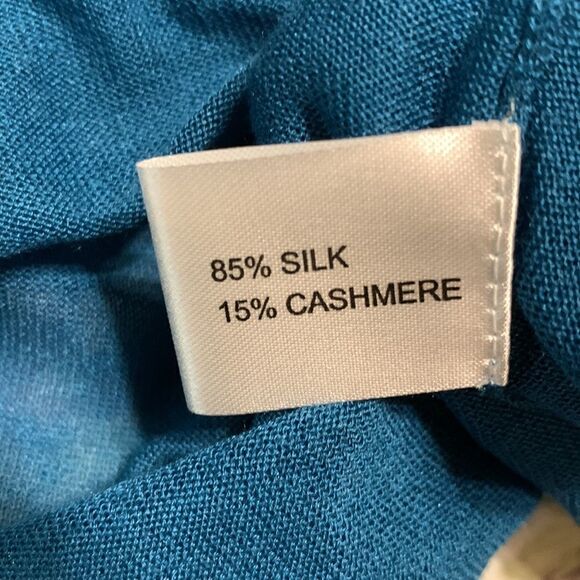 Whim Large Deep cut blouse. New with tags but see description - Picture 7 of 10